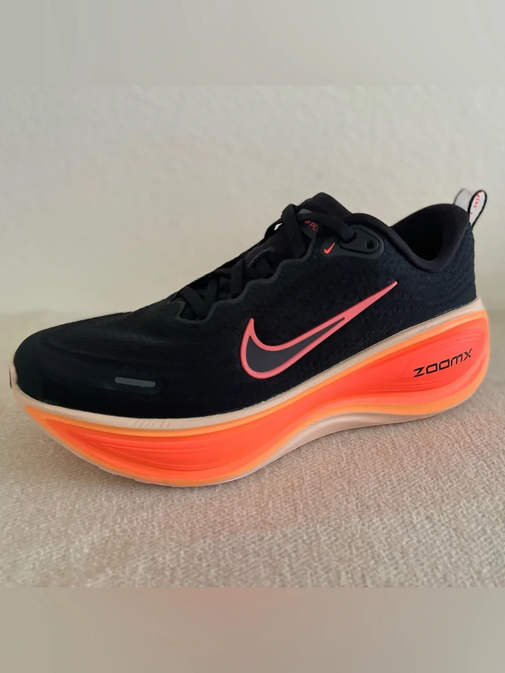 Size 7.5 - Nike W Vomero Plus Black Hot Lava Washed Coral HV8154-010 Women's NEW